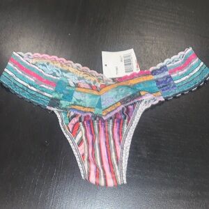 Hanky Panky Low rise signature lace thong pantie multi stripe OS new with tags